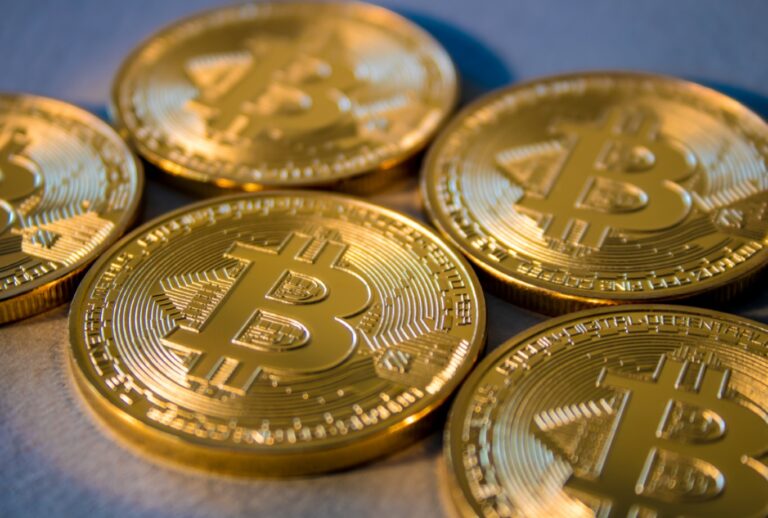 Bitcoin fällt unter 30.000 USD auf Preis von Juli 2021