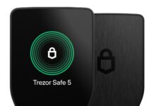 Trezor Safe 5 – Krypto-Hardware Wallet mit Secure Element und Passphrase, Farb-Touchscreen, Haptic Feedback, Bitcoin-Sicherheit, Unterstützt Tausende von Coins (Black Graphite)